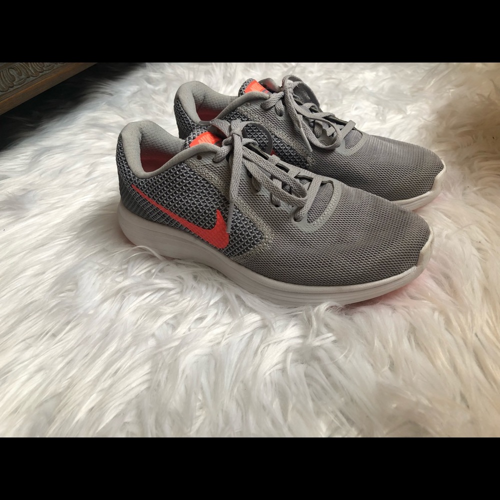 Women’s Nike gym shoes